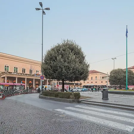 Front Station Apartment - Stazione Centrale Di Bologna Exterior photo